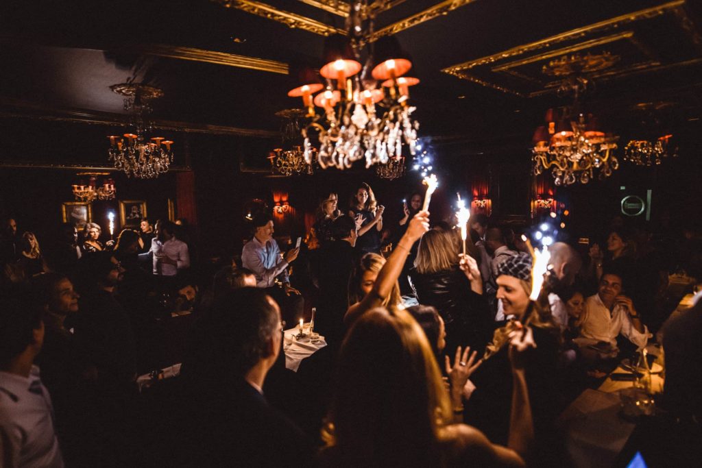 atmosphere club with restaurant, Saint-Tropez Le cosy - and Piaf Piaf a Le bar